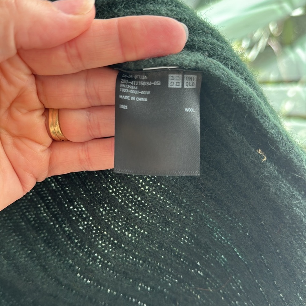 Uniqlo dark green jacket cardigan.  Size xs - Picture 3 of 4